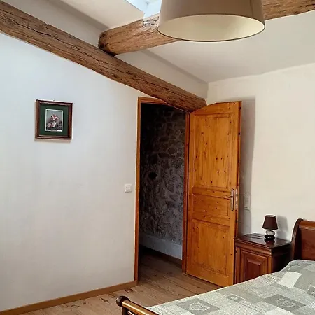 Gites De La Place Du Chateau Salavas Room photo