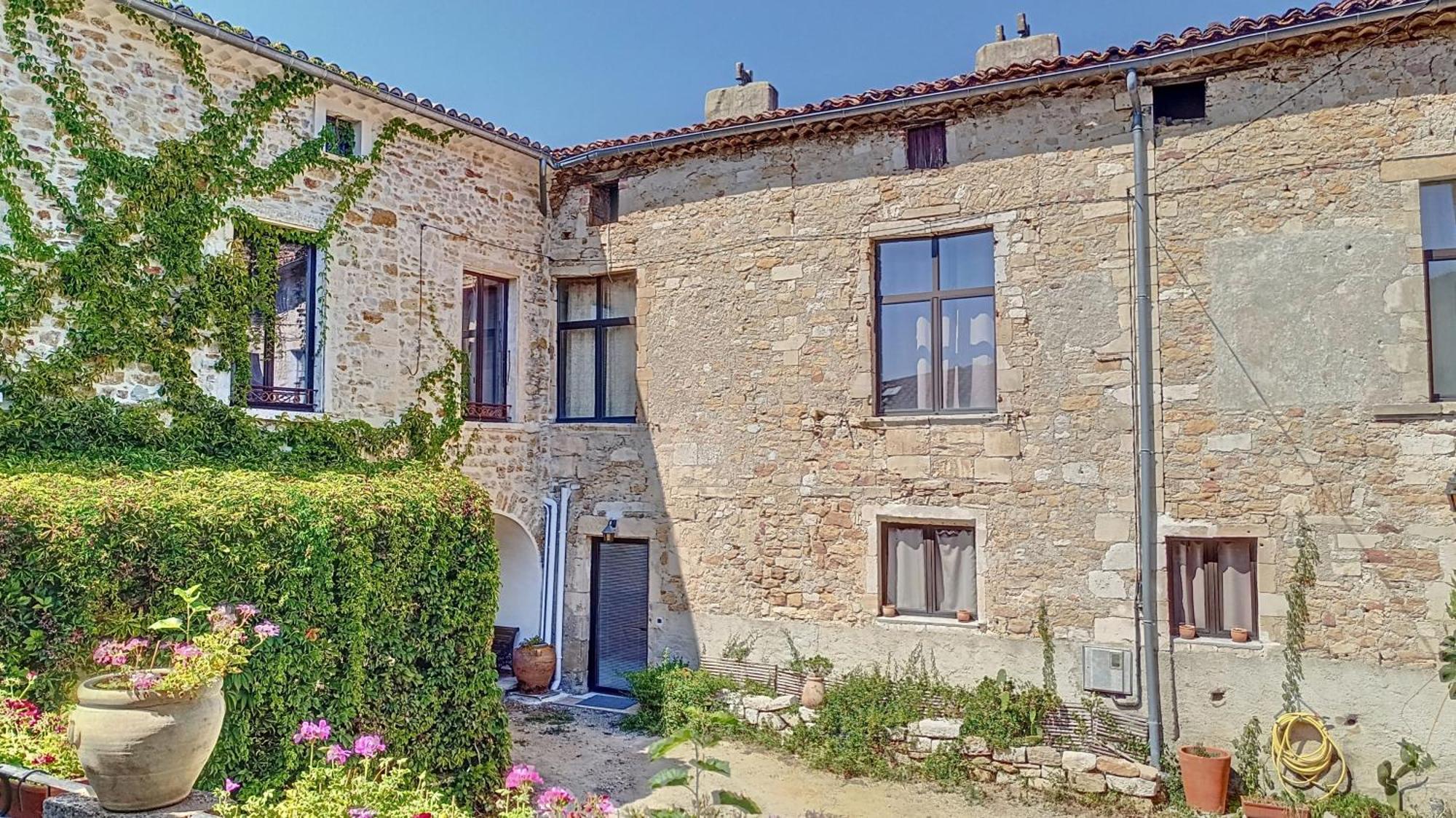 Petit Dans Dépendance Château Casa vacanze Salavas