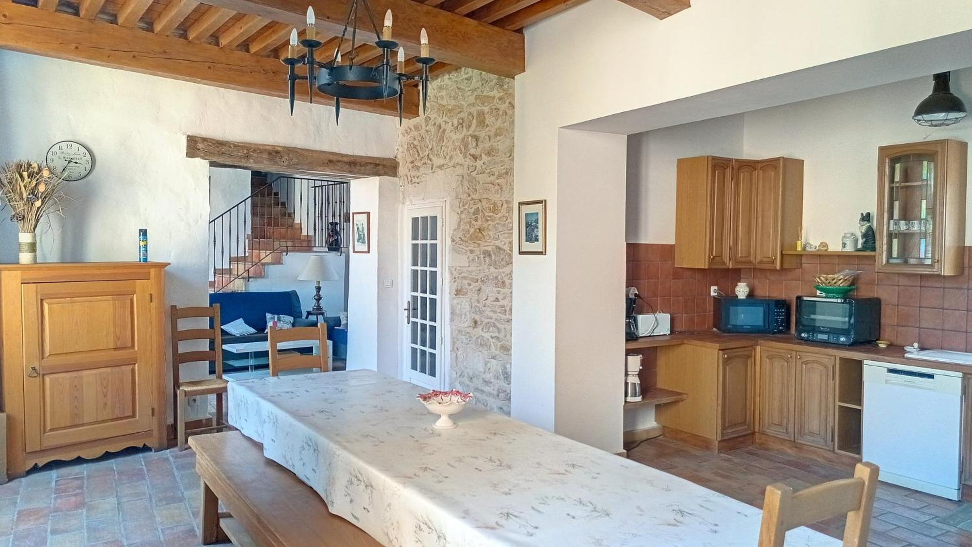 Petit Dans Dépendance Château Salavas